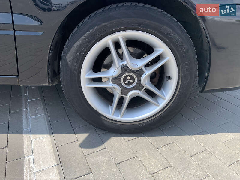 Седан Mitsubishi Lancer 2004 в Одессе