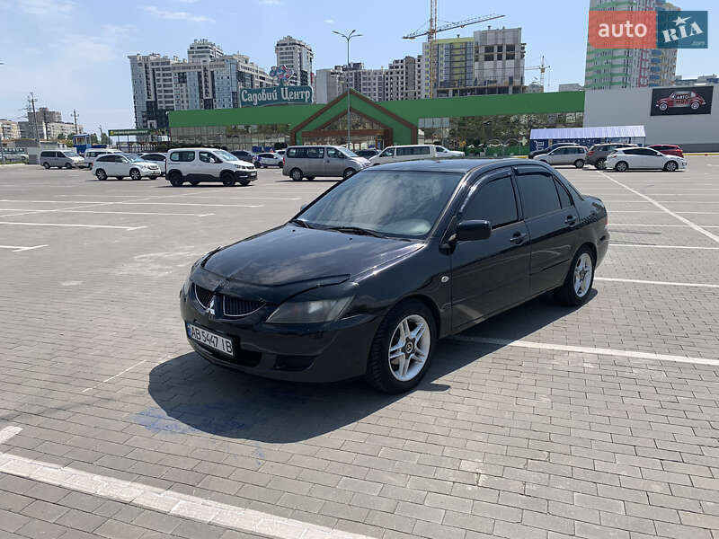 Седан Mitsubishi Lancer 2004 в Одессе