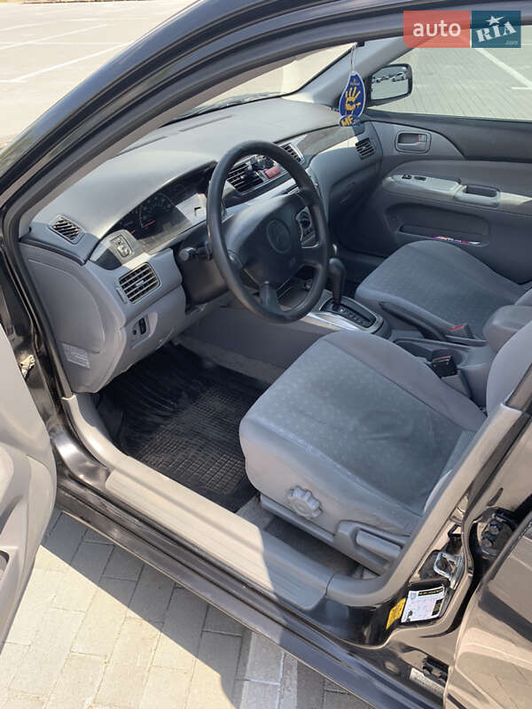 Седан Mitsubishi Lancer 2004 в Одессе