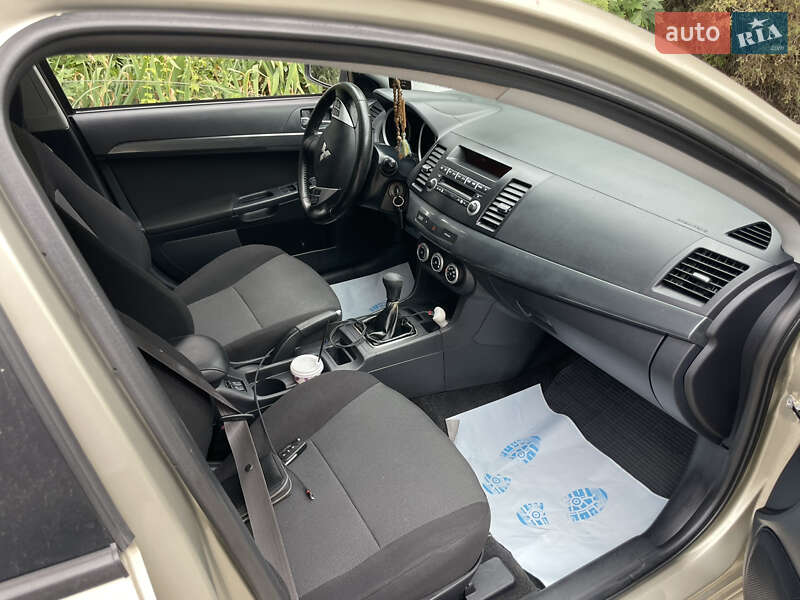 Седан Mitsubishi Lancer 2008 в Каменец-Подольском
