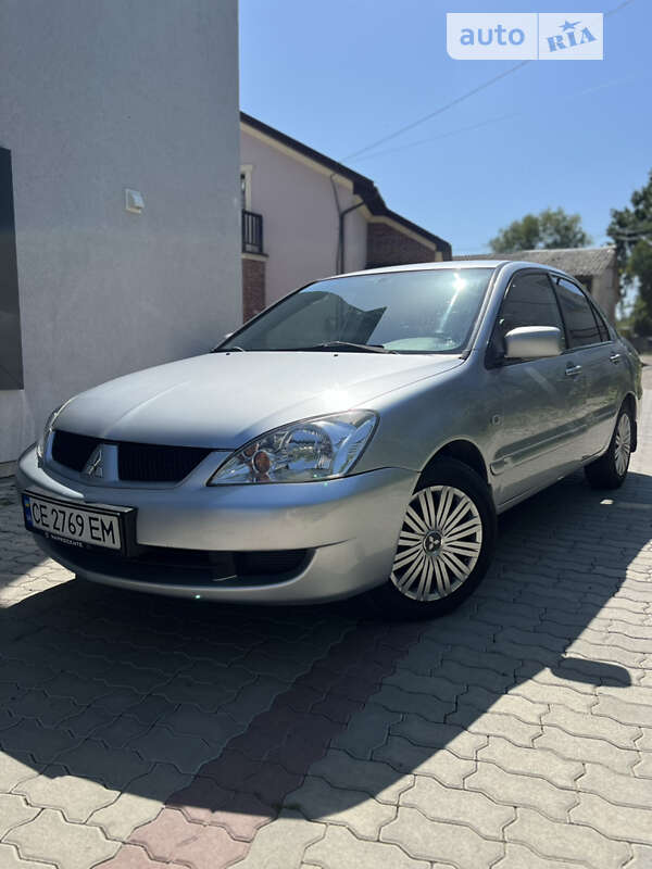 Седан Mitsubishi Lancer 2005 в Черновцах