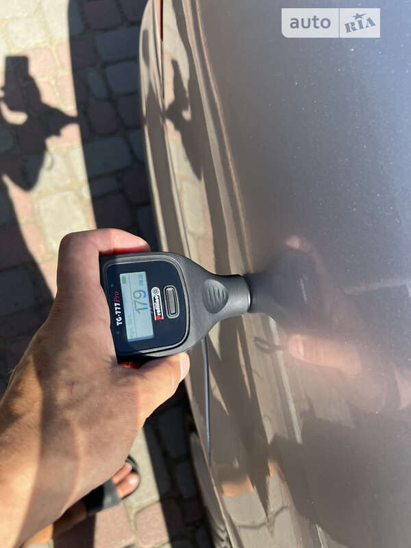 Седан Mitsubishi Lancer 2005 в Черновцах