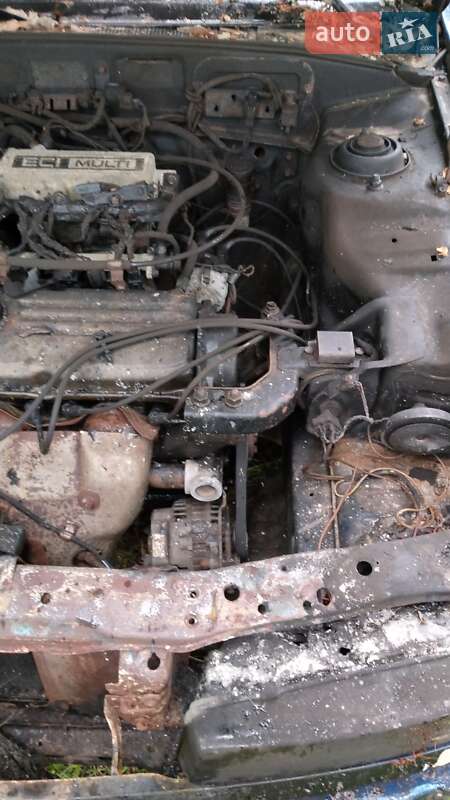 Седан Mitsubishi Lancer 1990 в Звягеле