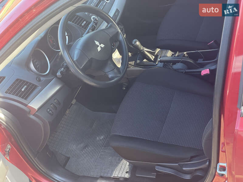 Седан Mitsubishi Lancer 2009 в Киеве