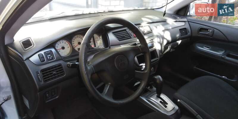 Седан Mitsubishi Lancer 2005 в Черкассах