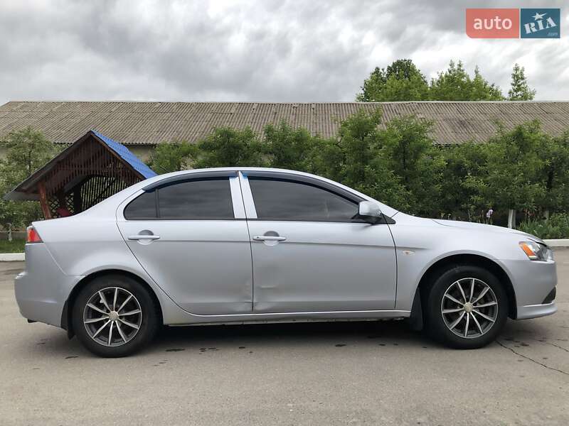 Mitsubishi Lancer 2012