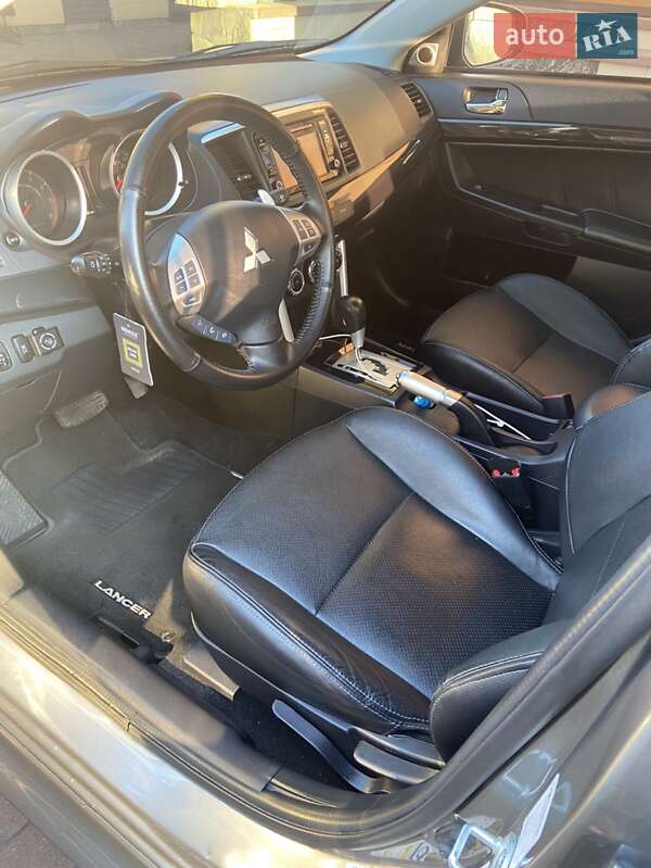 Седан Mitsubishi Lancer 2016 в Львове