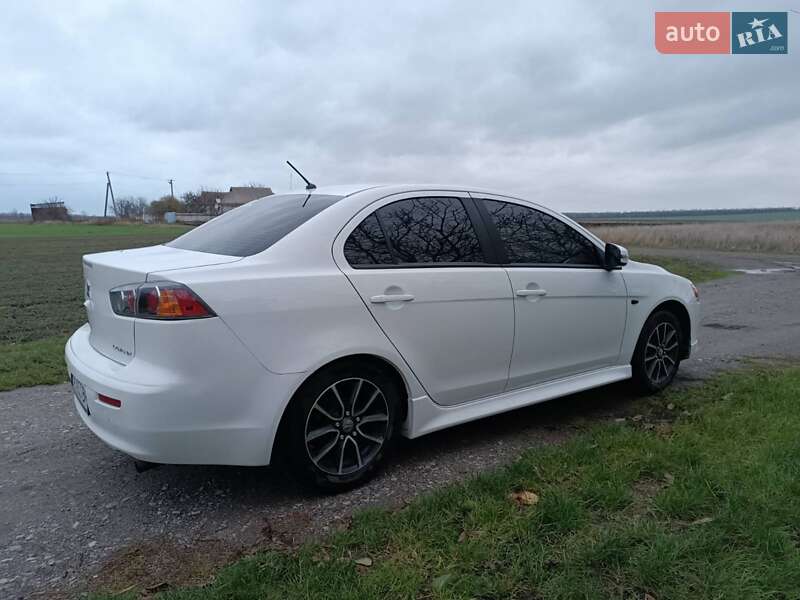 Седан Mitsubishi Lancer 2016 в Кривому Озері