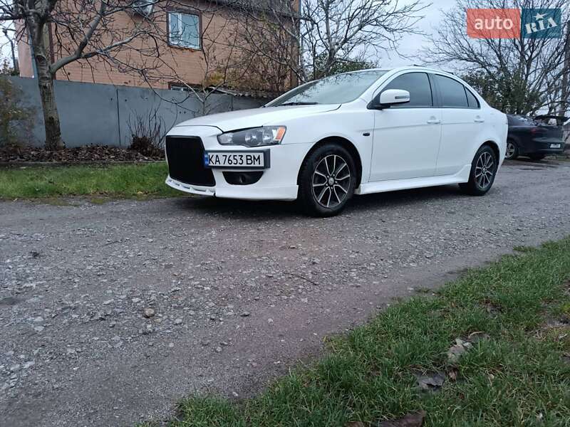 Седан Mitsubishi Lancer 2016 в Кривому Озері