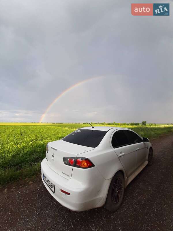 Седан Mitsubishi Lancer 2016 в Кривому Озері