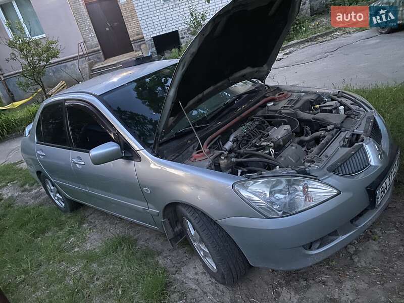 Седан Mitsubishi Lancer 2005 в Світловодську