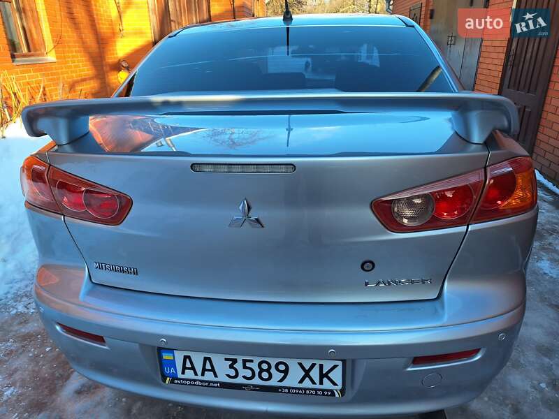 Седан Mitsubishi Lancer 2008 в Ромнах