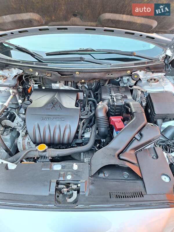 Седан Mitsubishi Lancer 2008 в Ромнах