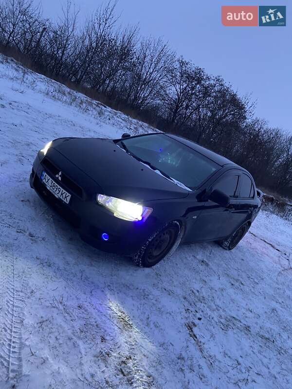 Седан Mitsubishi Lancer 2008 в Карловке