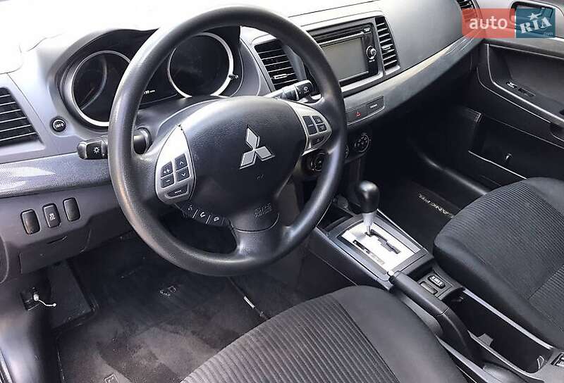 Седан Mitsubishi Lancer 2015 в Івано-Франківську
