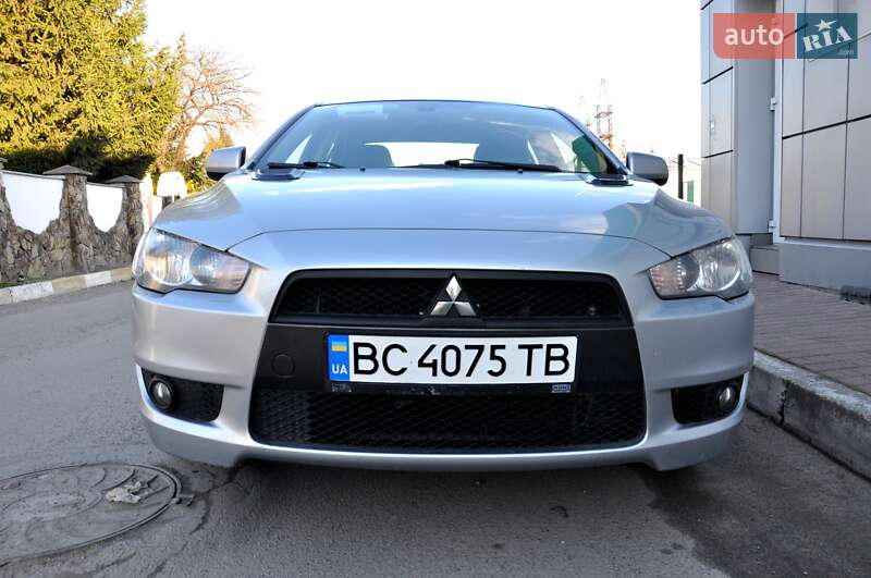 Седан Mitsubishi Lancer 2011 в Львове