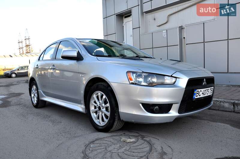 Седан Mitsubishi Lancer 2011 в Львове
