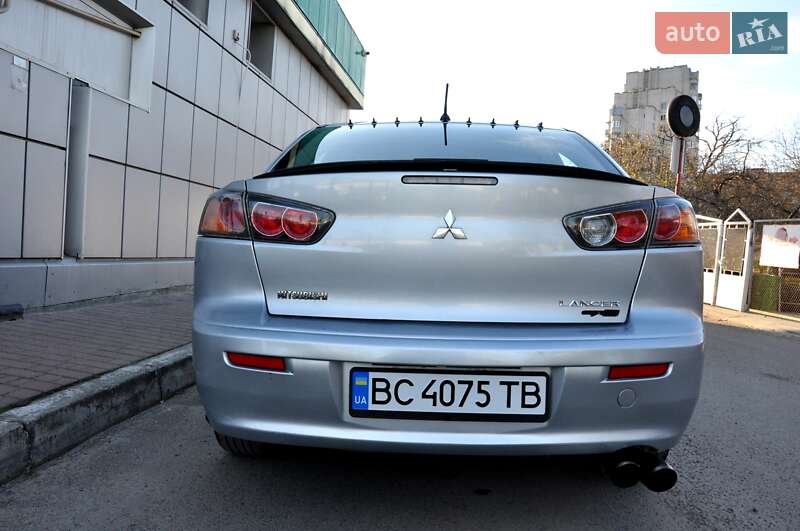 Седан Mitsubishi Lancer 2011 в Львове