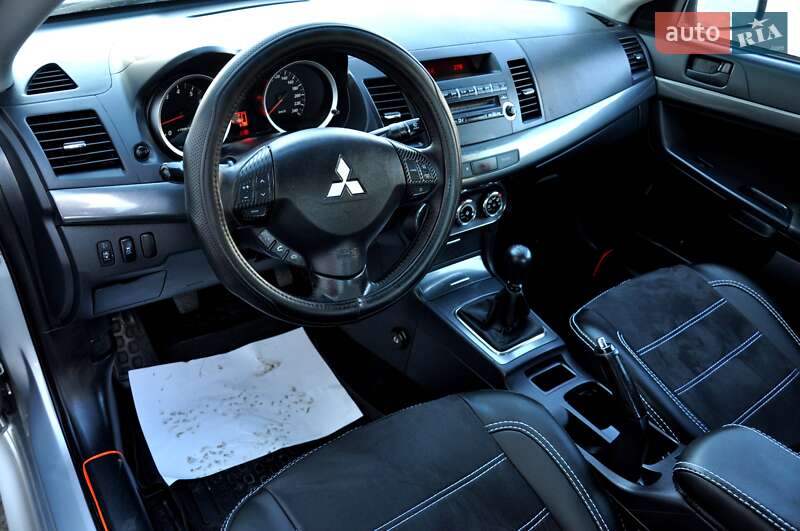 Седан Mitsubishi Lancer 2011 в Львове