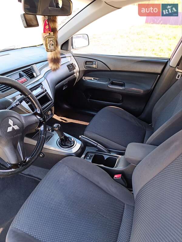 Седан Mitsubishi Lancer 2006 в Новом Роздоле