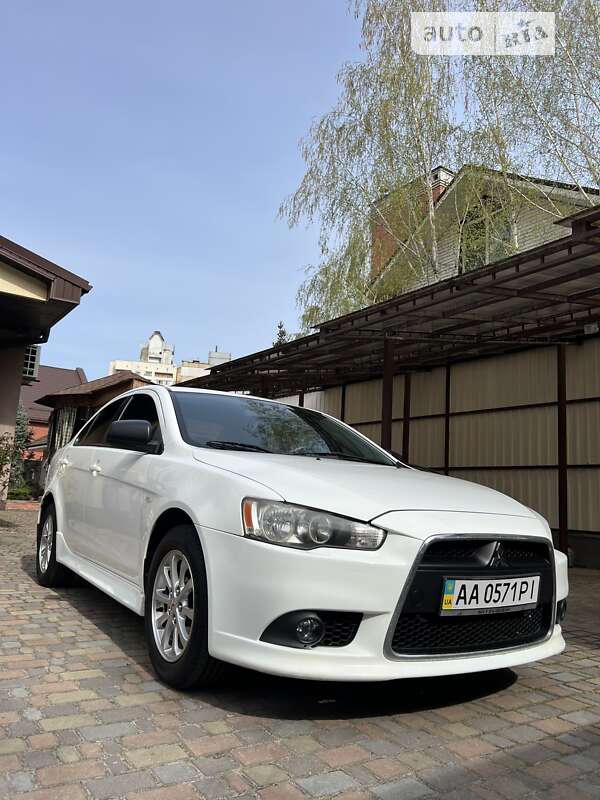 Mitsubishi Lancer 2013
