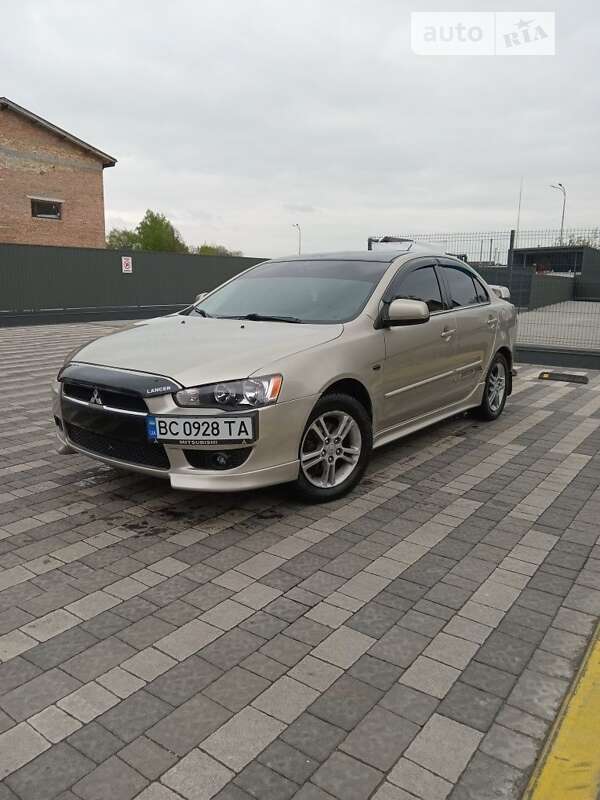 Седан Mitsubishi Lancer 2008 в Городке