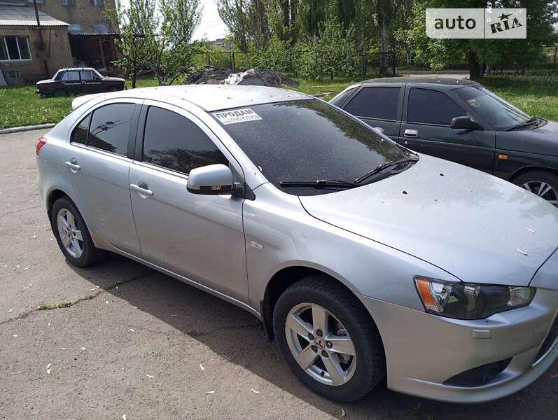 Хэтчбек Mitsubishi Lancer 2010 в Константиновке