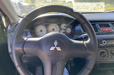 Седан Mitsubishi Lancer 2004 в Хмельницком