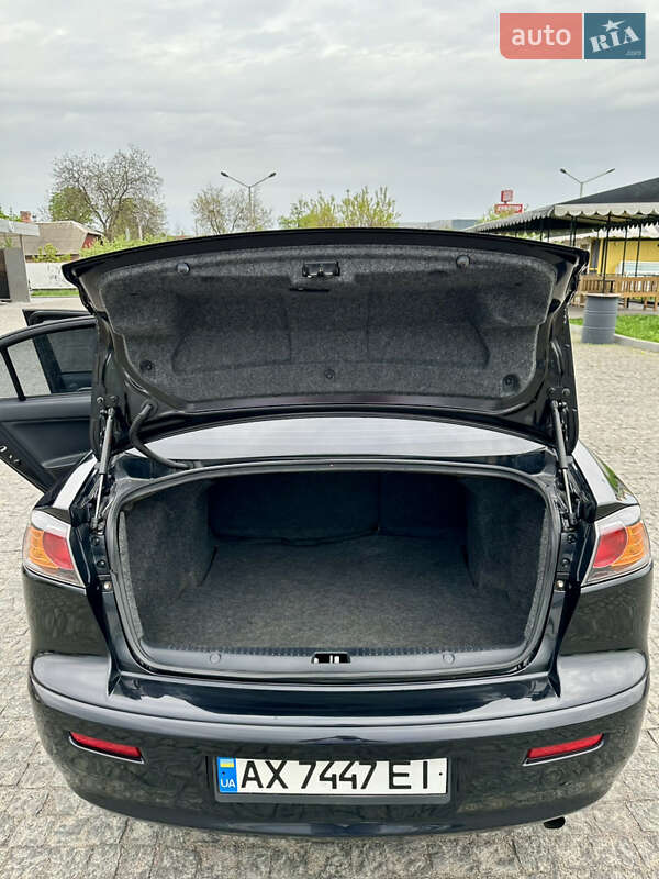 Седан Mitsubishi Lancer 2012 в Полтаве