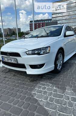 Седан Mitsubishi Lancer 2014 в Львове