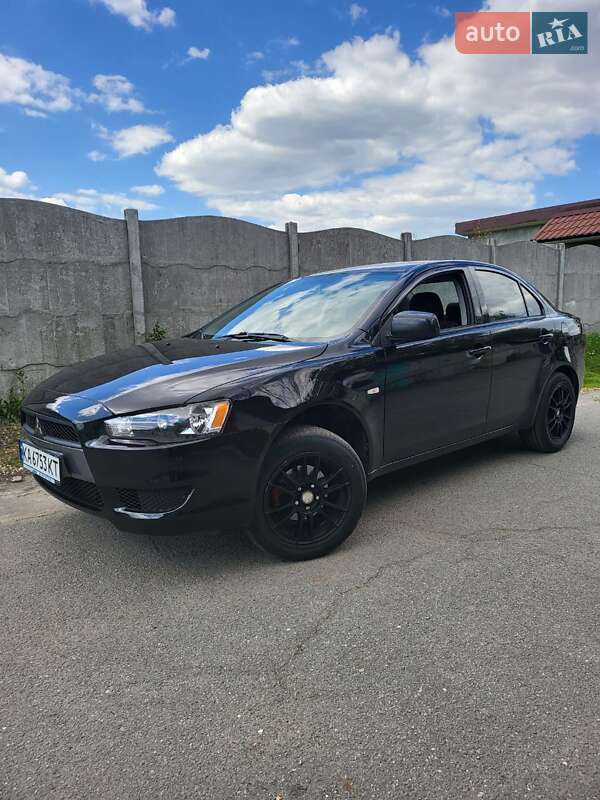 Седан Mitsubishi Lancer 2011 в Киеве