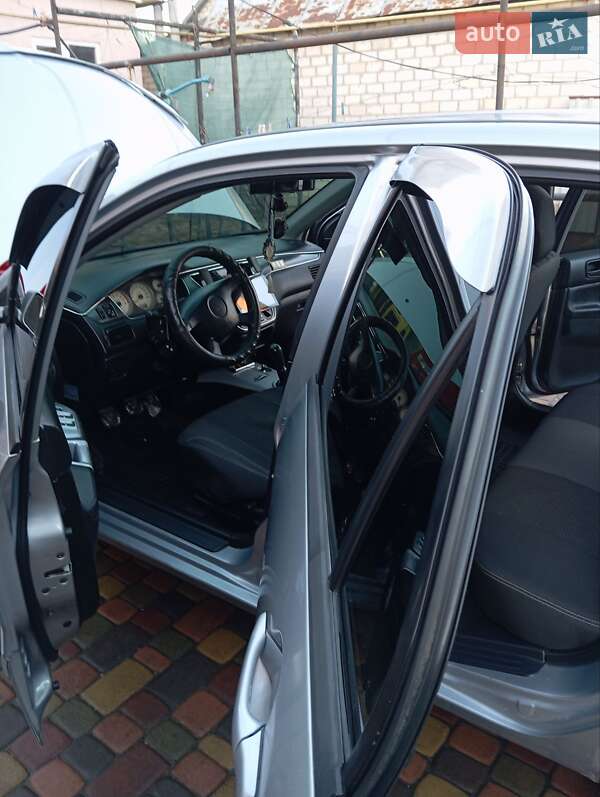 Седан Mitsubishi Lancer 2006 в Запоріжжі