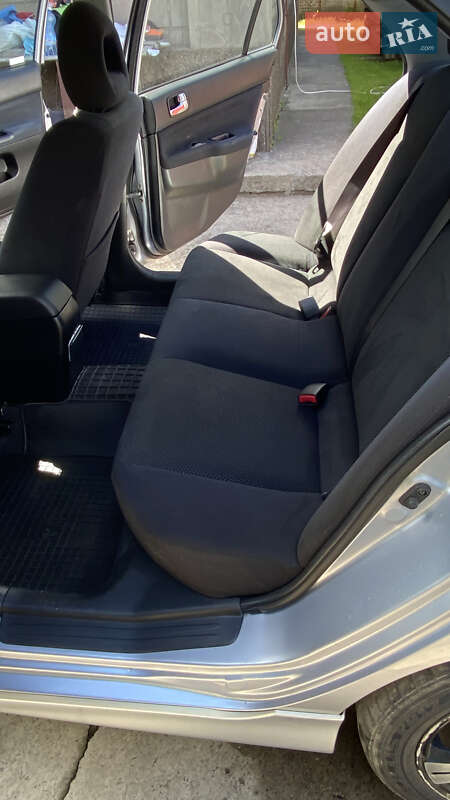 Седан Mitsubishi Lancer 2004 в Кам'янському