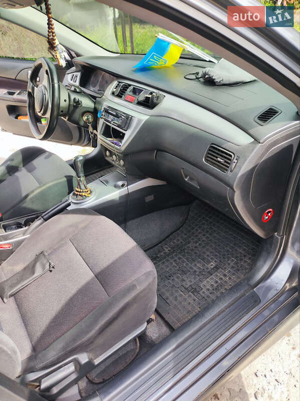 Седан Mitsubishi Lancer 2006 в Кам'янському