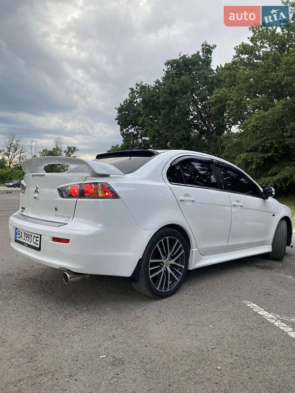 Седан Mitsubishi Lancer 2016 в Умани