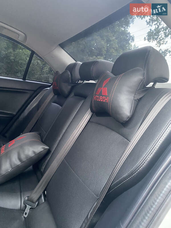 Седан Mitsubishi Lancer 2016 в Умани