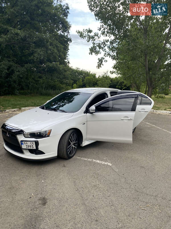Седан Mitsubishi Lancer 2016 в Умани