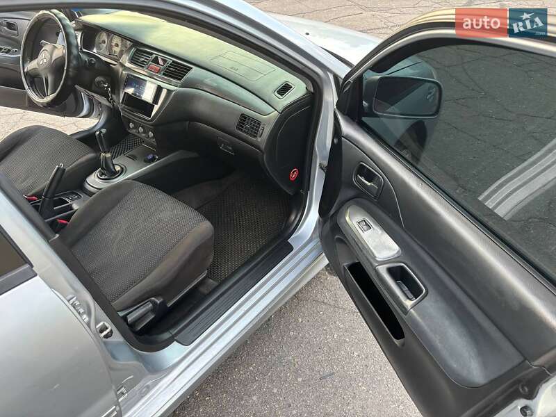 Седан Mitsubishi Lancer 2006 в Каменском фото 9 Седан Mitsubishi Lancer 2006 в Каменском