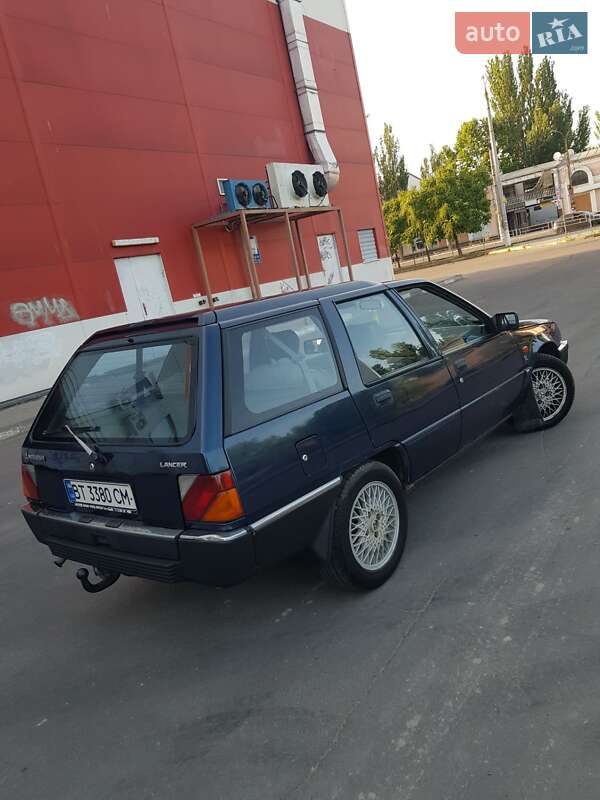 Универсал Mitsubishi Lancer 1987 в Херсоне