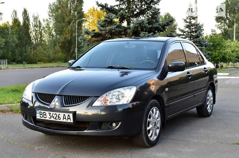 Седан Mitsubishi Lancer 2004 в Киеве