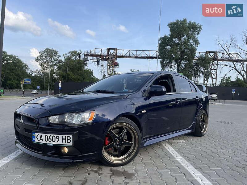 Седан Mitsubishi Lancer 2013 в Киеве