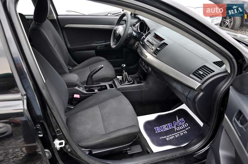 Седан Mitsubishi Lancer 2010 в Львові