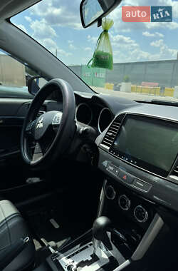 Седан Mitsubishi Lancer 2016 в Одесі