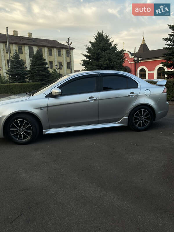 Седан Mitsubishi Lancer 2017 в Каменском