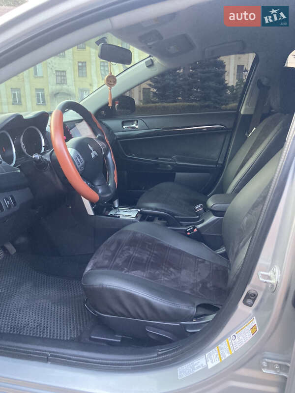 Седан Mitsubishi Lancer 2017 в Каменском