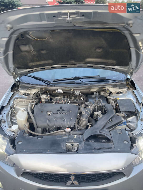 Седан Mitsubishi Lancer 2017 в Каменском