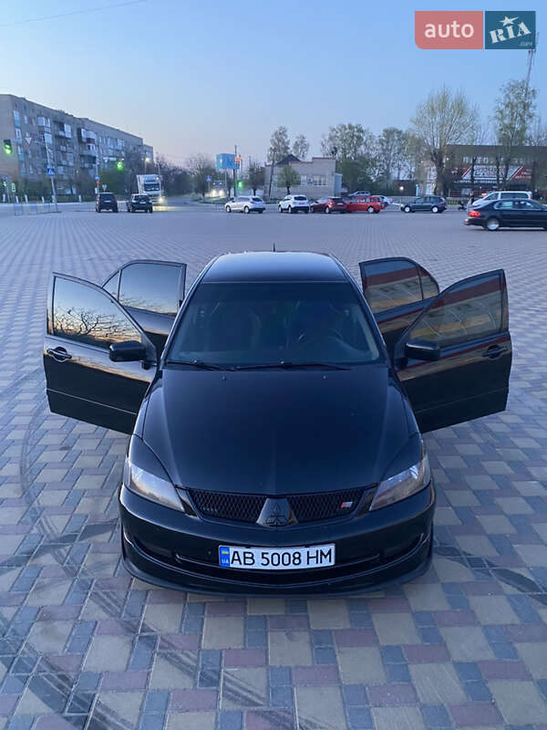 Седан Mitsubishi Lancer 2006 в Гайсину