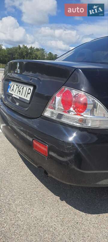 Седан Mitsubishi Lancer 2009 в Киеве