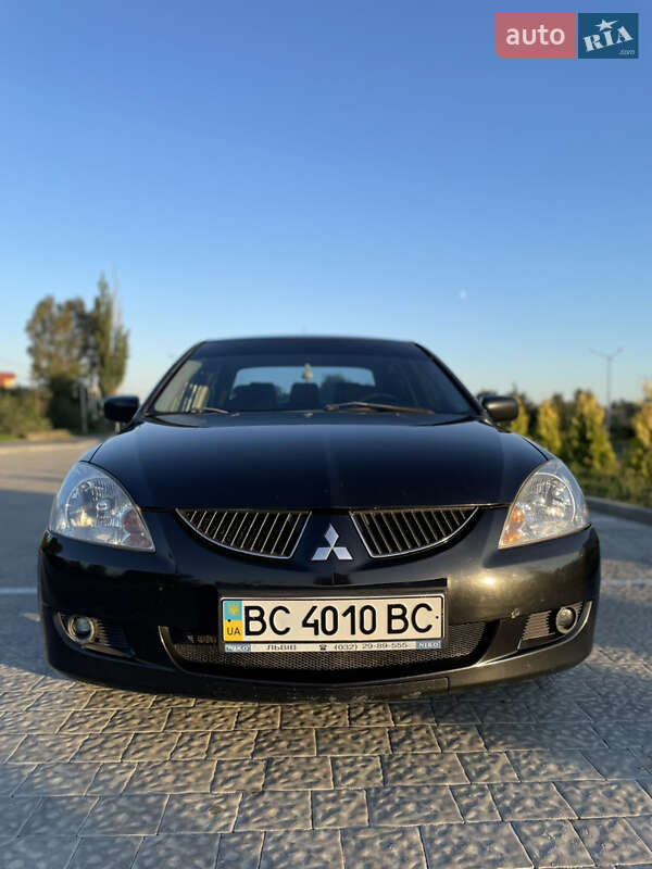 Седан Mitsubishi Lancer 2004 в Львові фото 3 Седан Mitsubishi Lancer 2004 в Львові