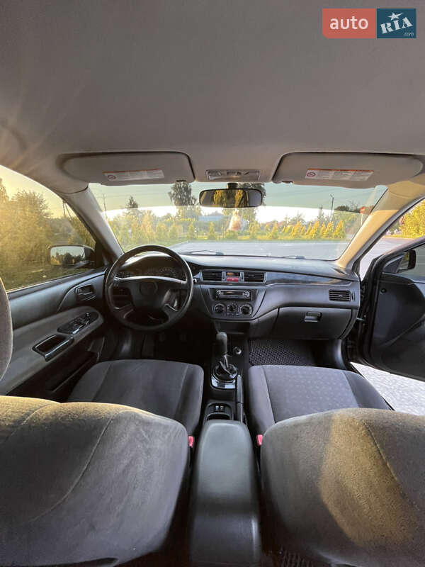 Седан Mitsubishi Lancer 2004 в Львові фото 19 Седан Mitsubishi Lancer 2004 в Львові